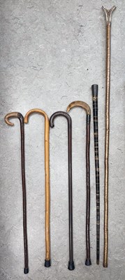 Lot 454 - An unusual tapered segmented horn walking cane...