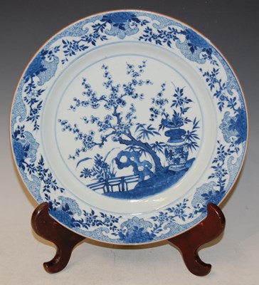 Lot 195 - A Chinese blue and white porcelain charger,...