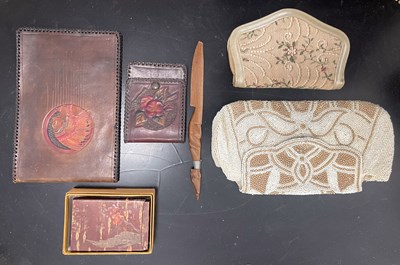Lot 268A - A collection of items to include vintage...