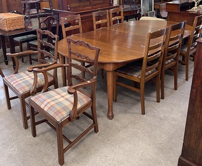 Lot 592 - An early 20th century mahogany extending...