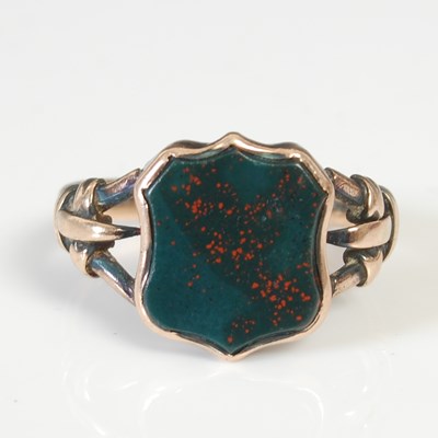 Lot 53G - A Victorian gents 9ct gold signet ring, set...