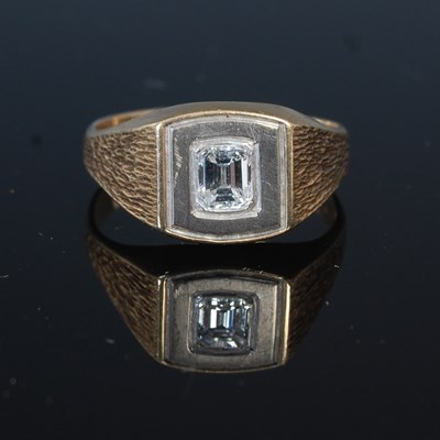 Lot 257I - A 9ct gold dress ring, set with a rectangular...