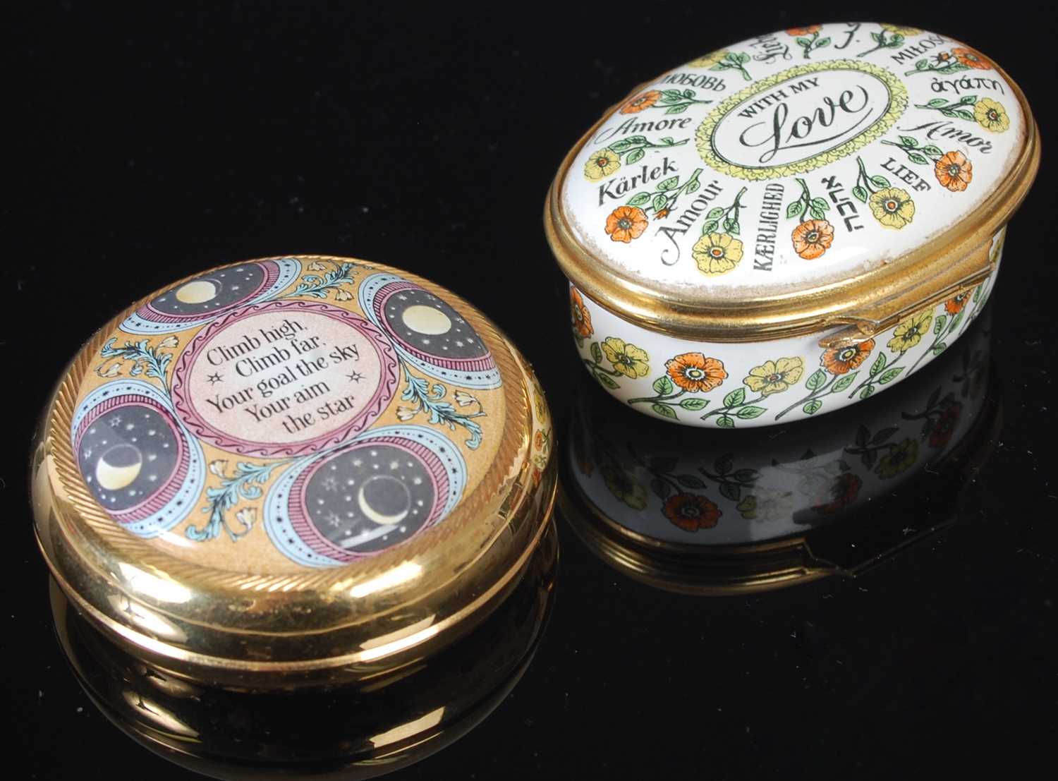 Lot 258 - A Halcyon Days Valentines Day 1977 oval enamel...