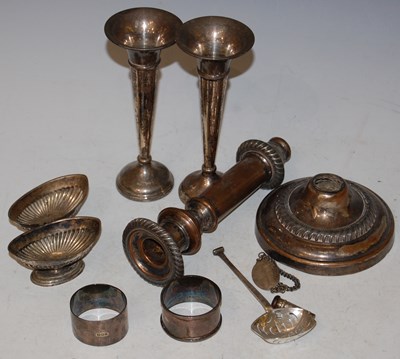 Lot 154 - A collection of silver to include a Sheffield...