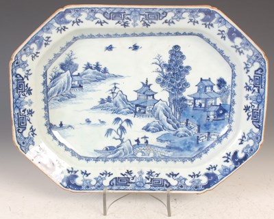 Lot 416 - A Chinese porcelain blue and white octagonal...