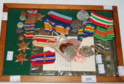 Lot 225 - A collection of Great War and Second World War...