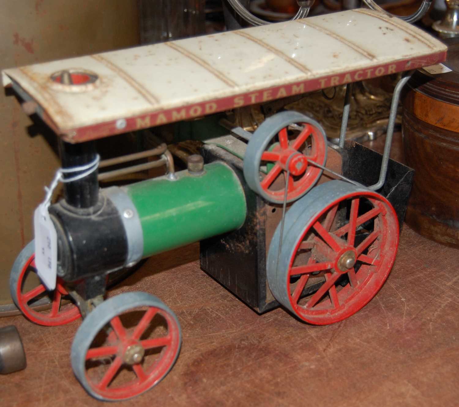 Lot 393 - A vintage Mamod Steam Tractor model