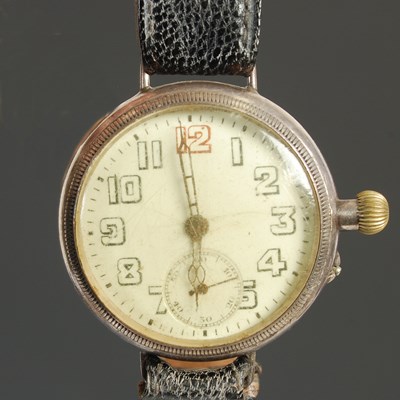 Lot 256 - A WWI silver cased gents Trench watch, with...