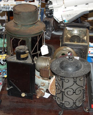 Lot 383 - A collection of various lights and lanterns to...