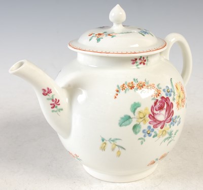 Lot 25 - An 18th century Worcester porcelain teapot and...