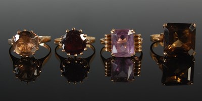 Lot 88C - A collection of four assorted 9ct and yellow...