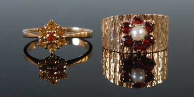 Lot 91 - Two 9ct gold and gem set cluster rings, gross...