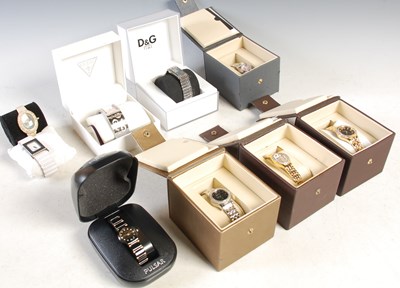 Lot 113 - A collection of assorted boxed ladies...
