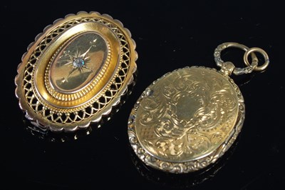 Lot 241 - A late 19th/early 20th century yellow metal...