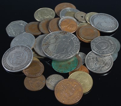 Lot 270 - A collection of assorted vintage coinage.