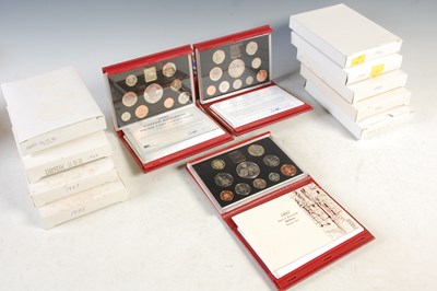 Lot 363 - A collection of twelve Royal Mint United...