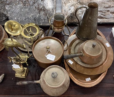Lot 471 - A collection of assorted copper and brassware,...