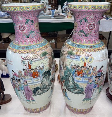 Lot 486 - A pair of 20th century Chinese porcelain...