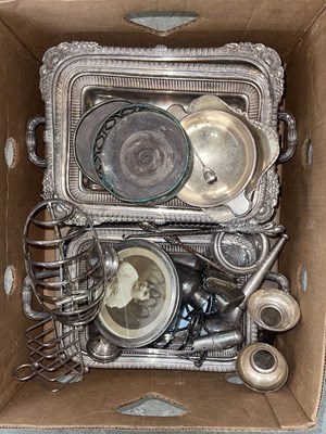 Lot 524 - A box of assorted EP ware.