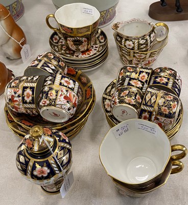 Lot 505 - A collection of assorted Royal Crown Derby...
