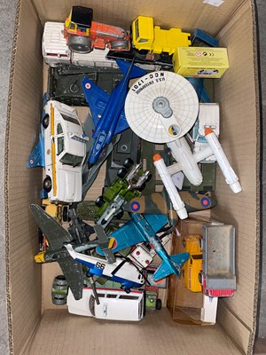 Lot 526 - A box of assorted Dinky toy models to include...