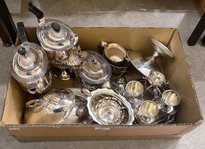 Lot 532 - A box of assorted EP ware.