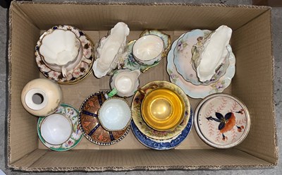 Lot 533 - A box of assorted miscellaneous ceramics.