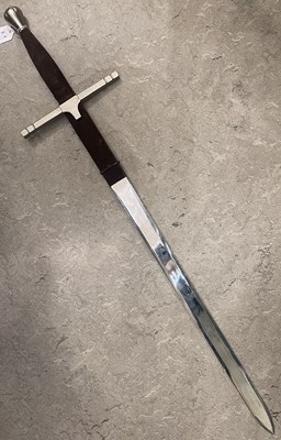 Lot 552 - A replica William Wallace style Scottish...