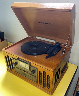 Lot 701 - A vintage Crosley turntable/compact disc player.