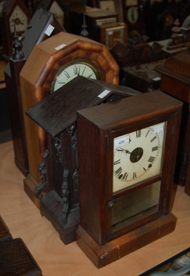 Lot 435 - A group of four assorted mantle clocks