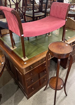 Lot 729 - An Edwardian mahogany and boxwood lined window...