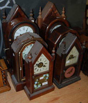 Lot 439 - A group of eight assorted mantle clocks with...