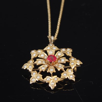 Lot 304H - A yellow metal necklace, tests as 9ct gold,...
