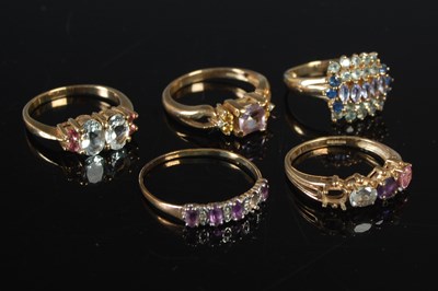 Lot 49 - Five assorted 9ct gold gem set dress rings,...