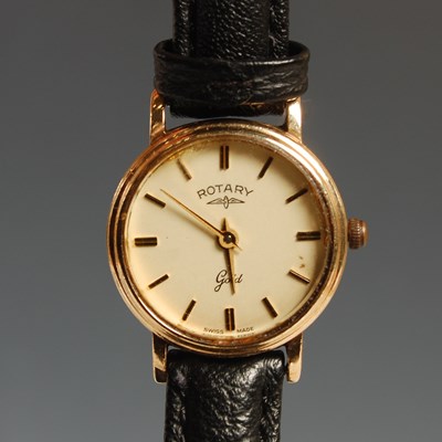 Lot 80 - A ladies 9ct gold Rotary gold cased wristwatch,...