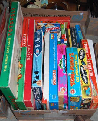 Lot 459 - Box - vintage board games to include Scrabble,...