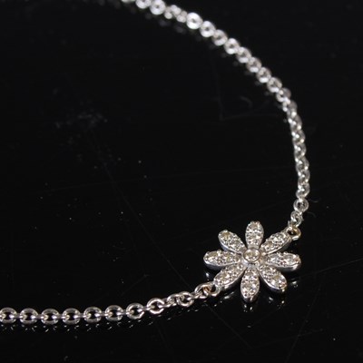 Lot 171 - Tiffany & Co, an 18ct white gold and diamond...