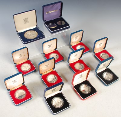 Lot 220 - A collection of twelve assorted cased Royal...