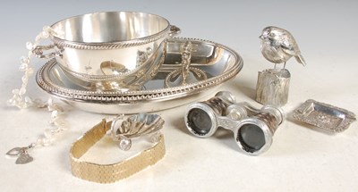 Lot 350 - A collection of various items to include...