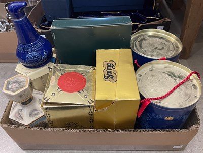 Lot 509 - Box of assorted whisky to include boxed set of...