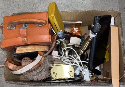 Lot 513 - Box of assorted items to include Avometer 8 in...