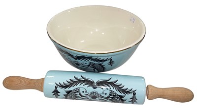 Lot 458 - A Portmeirion duck egg blue ground mixing bowl...