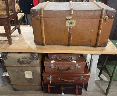 Lot 898 - A group of seven pieces of assorted luggage to...