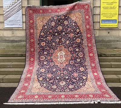 Lot 731 - A Persian Saroug carpet, 20th century, the...