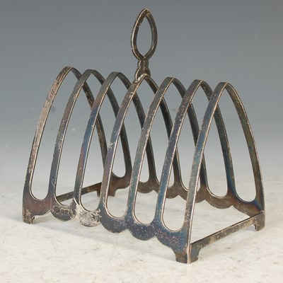 Lot 23 - A silver toast rack, by S Blanckensee & Son...