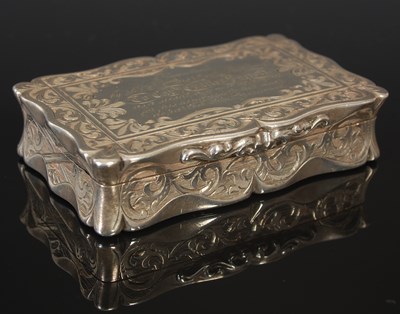 Lot 100 - A Victorian silver snuff box by Edward Smith,...