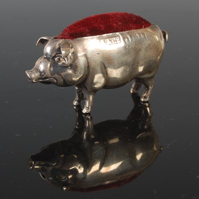 Lot 225 - An Edwardian novelty silver pin cushion in the...