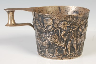 Lot 249 - A Chester silver Classical Revival Vapheio Cup,...