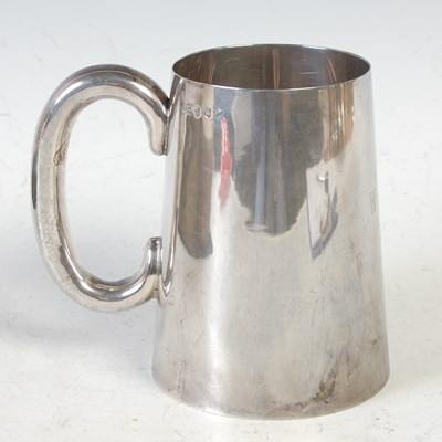 Lot 259 - An Edinburgh silver tankard, maker's mark of...