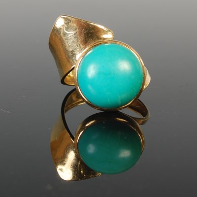 Lot 292 - A yellow metal and turquoise single stone...